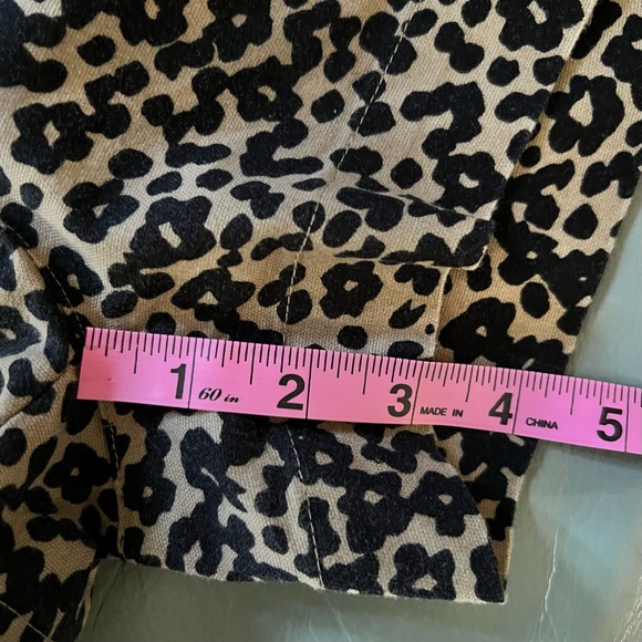 NWOT BANANA REPUBLIC Animal Print DRESS SHORTS 4 - Picture 5 of 9